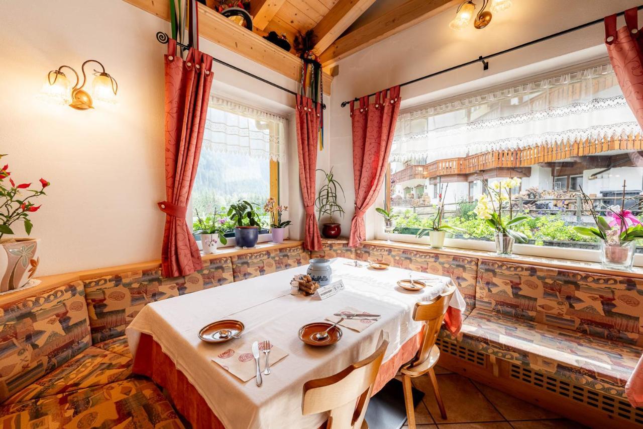 Garni Letizia Bed and Breakfast Campitello di Fassa Buitenkant foto