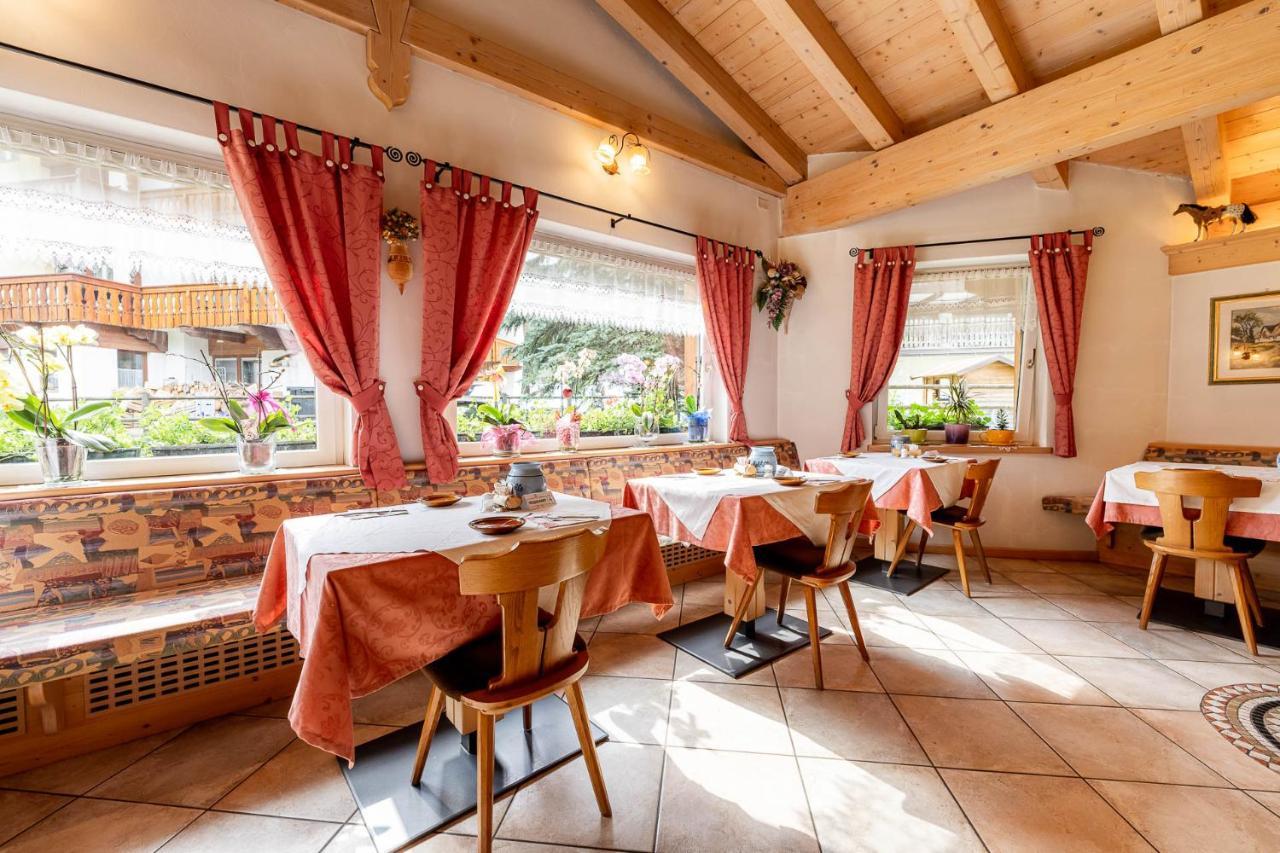 Garni Letizia Bed and Breakfast Campitello di Fassa Buitenkant foto