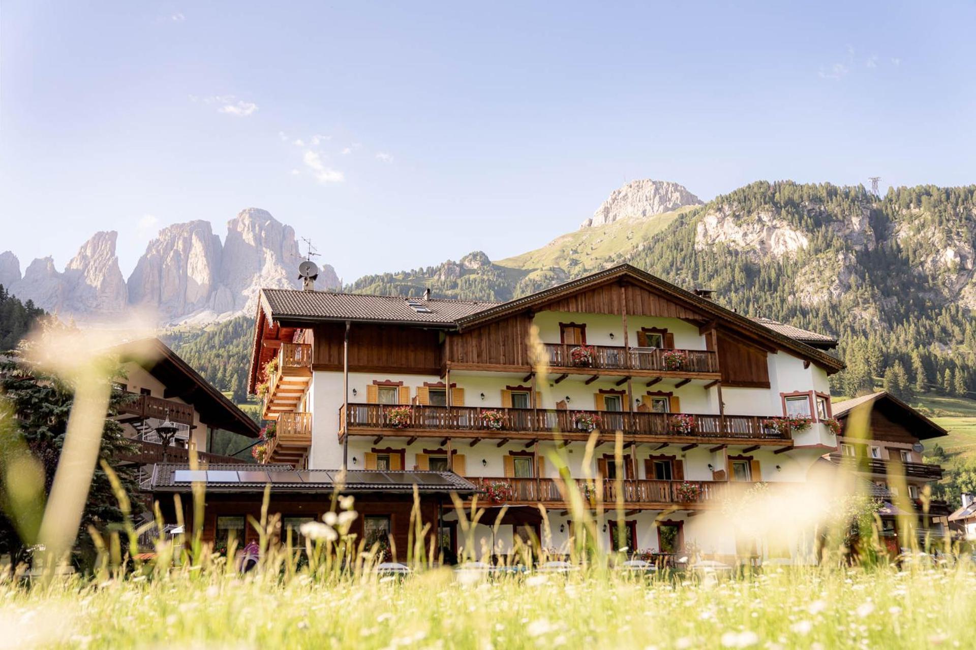 Garni Letizia Bed and Breakfast Campitello di Fassa Buitenkant foto