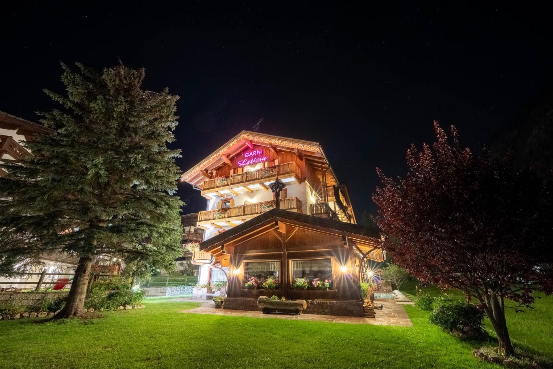 Garni Letizia Bed and Breakfast Campitello di Fassa Buitenkant foto